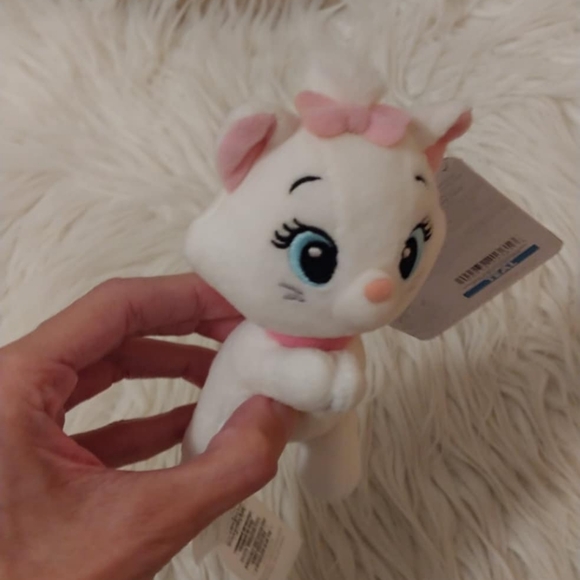 ❤️FIRM! DISNEY PARKS THE ARISTOCATS MARIE PLUSH MAGNET - Picture 2 of 9